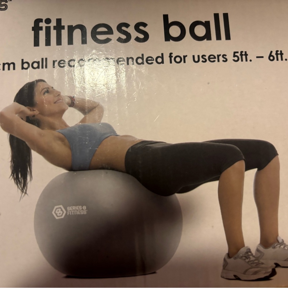 NWT fitness ball 65 cm ball recommended for users 5ft - 6ft